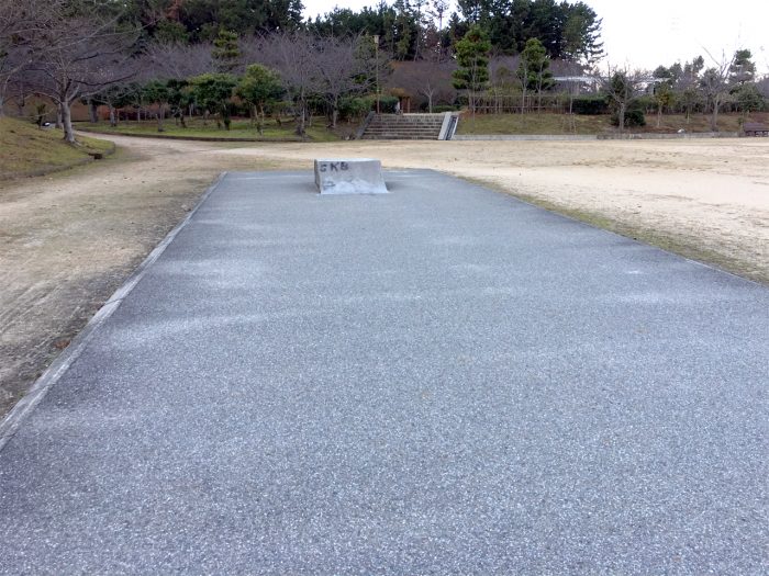 明石海浜公園スケボースポット 路面