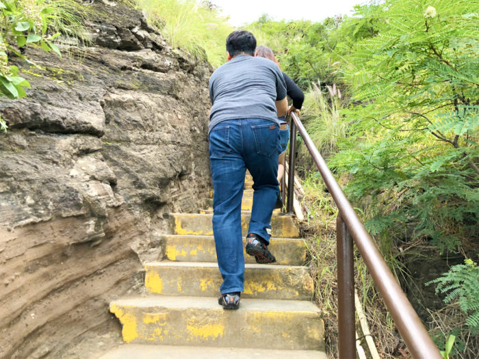 ハワイ ダイヤモンドヘッド 観光 登山 感想 レビュー 階段