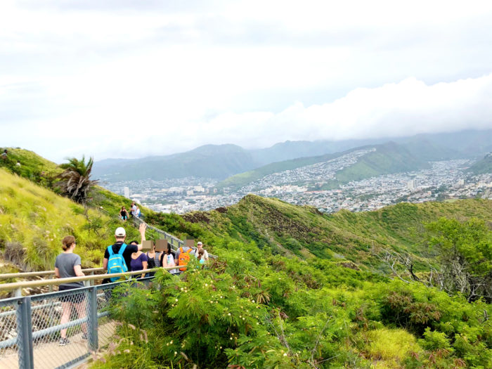 ハワイ ダイヤモンドヘッド 観光 登山 感想 レビュー 下山道