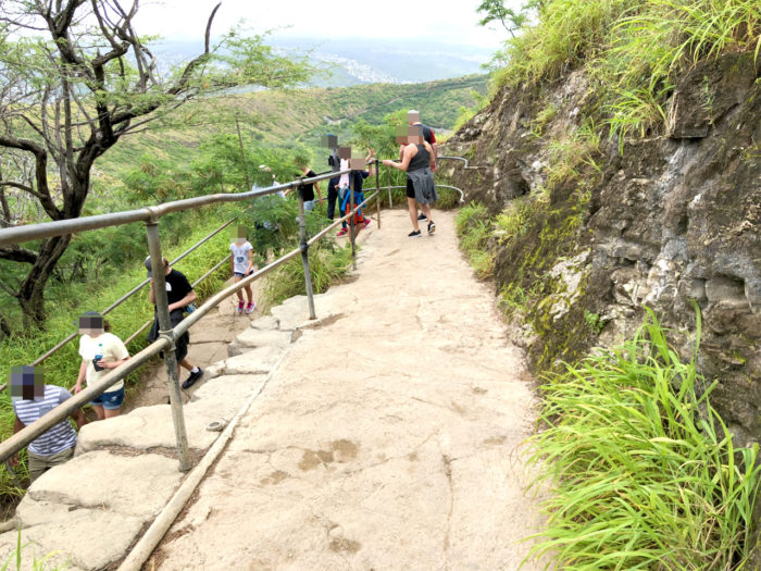 ハワイ ダイヤモンドヘッド 観光 登山 感想 レビュー 下山道