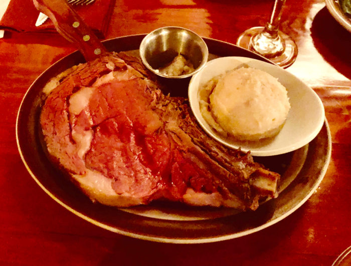 チャックス･セラー chuck's cellar ステーキ･ハウスレストラン リブステーキ 肉