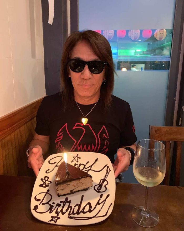 B'z松本さん誕生日に着ていたTシャツ GibsonファイヤーバードTシャツ