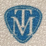 松本さんのイニシャルのMTのロゴ