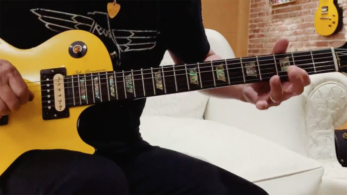 B'z松本さん「GO FURTHER」をGibson Les Paul Canary Yellow 2018で演奏 Gibson Thunderbird Tシャツ着用