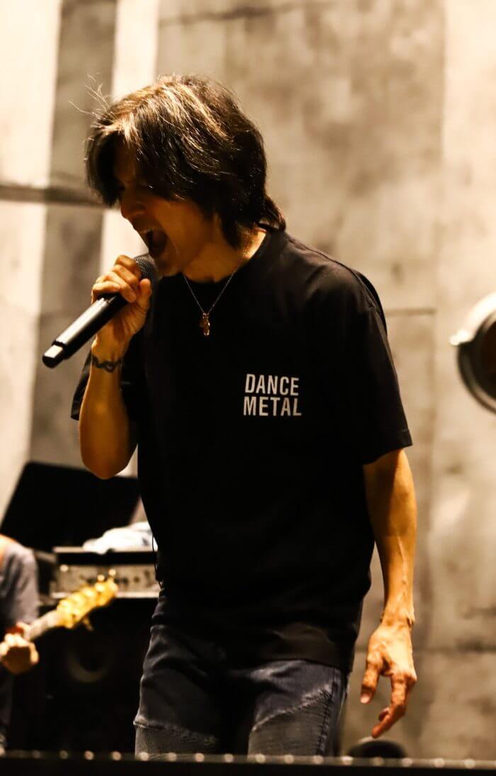 B'z稲葉さんがB’z SHOWCASE 2020のリハ第4弾で着ているTシャツはロンハーマン