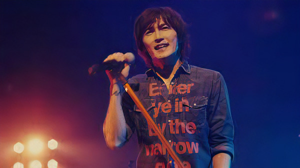 稲葉さんが着用シャツEnter ye in by the narrow gateの意味とは?